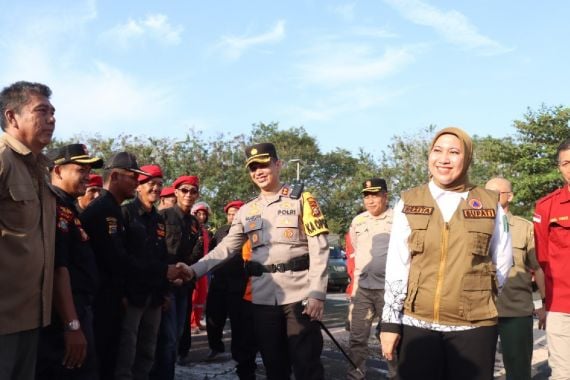 Inhu Siaga Darurat Karhutla, Bupati, Kapolres & Dandim Gelar Pasukan - JPNN.COM