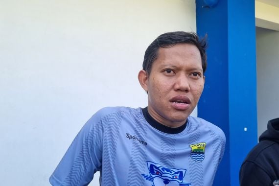 Kini Berseragam Persib Bandung, Adam Alis: Saya Suka Persaingan - JPNN.COM