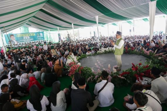 Gus Imin Minta 4.444 Yatim Piatu Mendoakan PKB Istikamah - JPNN.COM