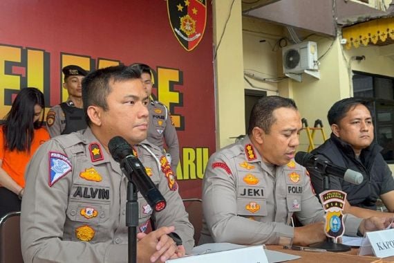 2 Teman Dugem Mahasiswi Cantik yang Tewaskan Pemotor di Riau Diburu Polisi, Inisialnya - JPNN.COM