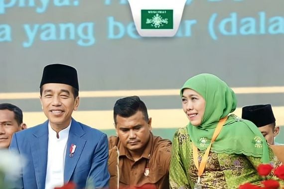 Pilgub Jatim 2024, Pengamat Nilai Jokowi Dukung Khofifah Melalui Projo - JPNN.COM