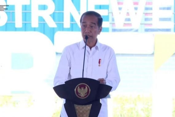 Jokowi: Rencana Membangun Ekosistem Besar EV Mulai Kelihatan Nyata - JPNN.COM