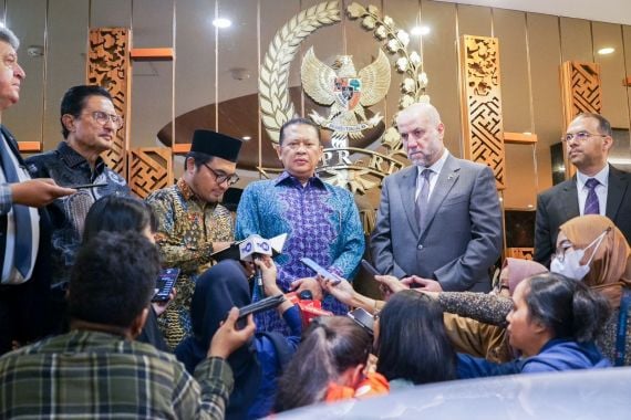 Ketua MPR Bamsoet Terima Kunjungan Delegasi Palestina, Tegaskan Sikap Indonesia - JPNN.COM