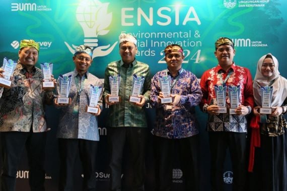 Konsisten Terapkan ESG, ANTAM Raih 12 Penghargaan ENSIA 2024 - JPNN.COM