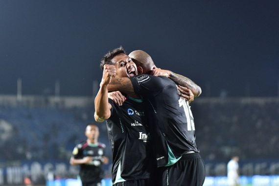 Persib vs PSBS: Debut Dimas Drajad dan Adam Alis di Mata Bojan Hodak, Puas? - JPNN.COM