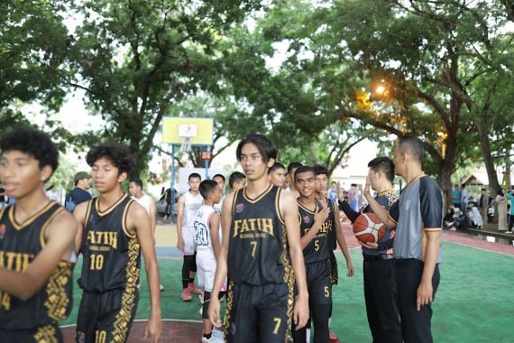 Pelajar Aceh Bermain Total Agar Masuk Final Turnamen Futsal & Basket AMANAH Cup - JPNN.COM