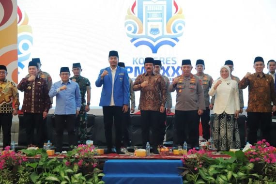 Hadiri Pembukaan Kongres ke-21 PMII, Menaker Ida Fauziyah Sampaikan Harapan Ini - JPNN.COM