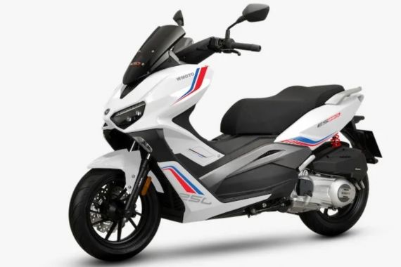 WMoto ES250i Siap Menantang Honda Forza dan Yamaha XMax - JPNN.COM