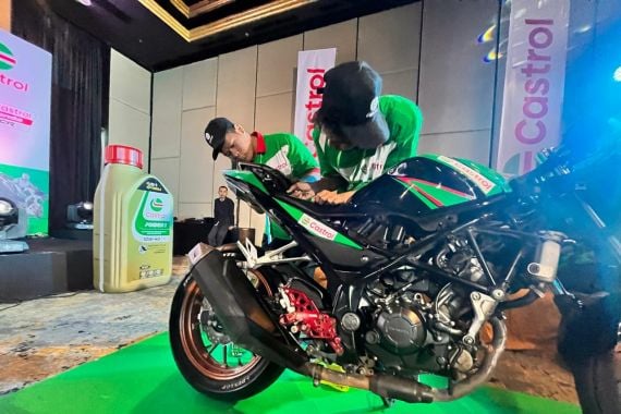 Asah Kemampuan Talenta Muda, Castrol Bawa Siswa SMK Jadi Mekanik di Motogp Mandalika - JPNN.COM