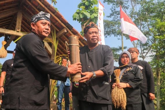 Eman Suherman Komitmen Lestarikan Budaya, Paguyuban Walangsuji Siap Dukung di Pilbup Majalengka - JPNN.COM