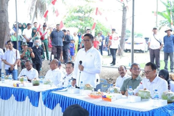 Hadapi Krisis Pangan, Wamentan Ajak Petani Deli Serdang Optimalkan Program Pompanisasi - JPNN.COM