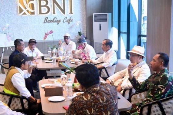 Jokowi Tinjau Hunian Untuk ASN di IKN, Yusuf Permana pun Berbangga - JPNN.COM