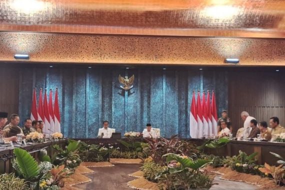 Presiden Jokowi: Ada Kabupaten Anggarannya Sangat Besar, tetapi Arah Program tak Jelas - JPNN.COM