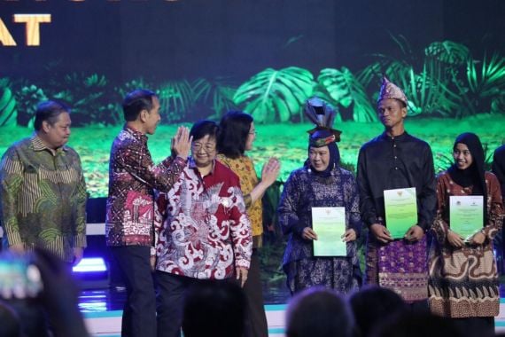 Dukung Perbaikan Tata Kelola Kehutanan, 3 Kemitraan Perhutani Dapat Penghargaan di Festival LIKE 2 - JPNN.COM