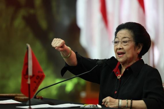 Megawati Curhat, Merasa Lelah, Setiap Malam Dibalur-balur - JPNN.COM