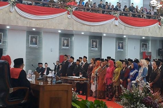 50 Anggota DPRD Kota Semarang Dilantik, Banyak Wajah Lama - JPNN.COM