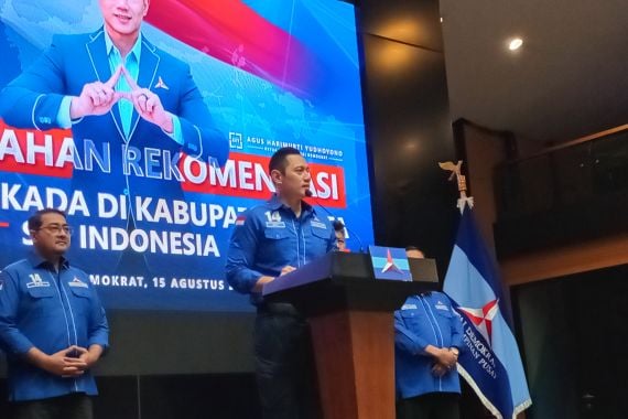 AHY Serahkan 54 Surat Rekomendasi Partai Demokrat untuk 54 Cakada, Ini Daftarnya - JPNN.COM