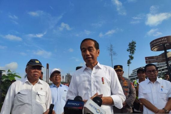 Momen Jokowi Ditanya soal Nasib Joni yang Gagal Seleksi TNI, Hmmm - JPNN.COM