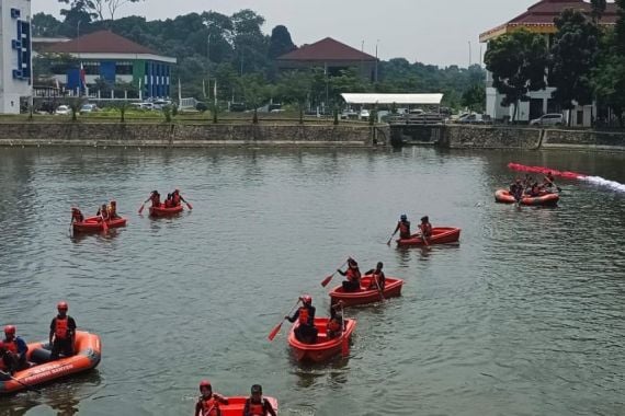 HUT RI, Forum Potensi SAR Banten Bakal Bentangkan Bendera Merah Putih Raksasa di Danau - JPNN.COM