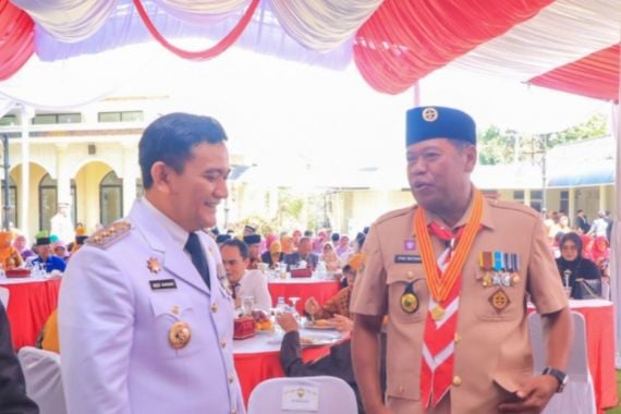 Super Tim Gagasan Eman Suherman Dinilai Bantu Tekan Angka Kemiskinan di Majalengka - JPNN.COM