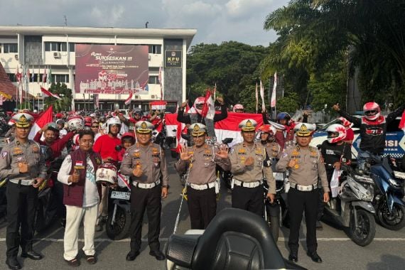 2.110 Warga Riau Meriahkan HUT ke-79 RI dengan Pawai Safety Riding Merah Putih - JPNN.COM