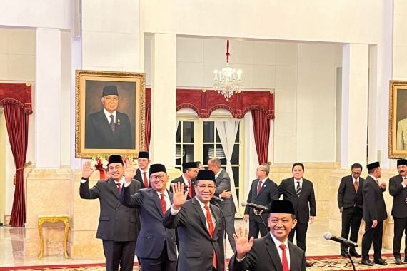 Jokowi Resmi Lantik 3 Menteri, Ada Bahlil dan Rosan Roeslani - JPNN.COM