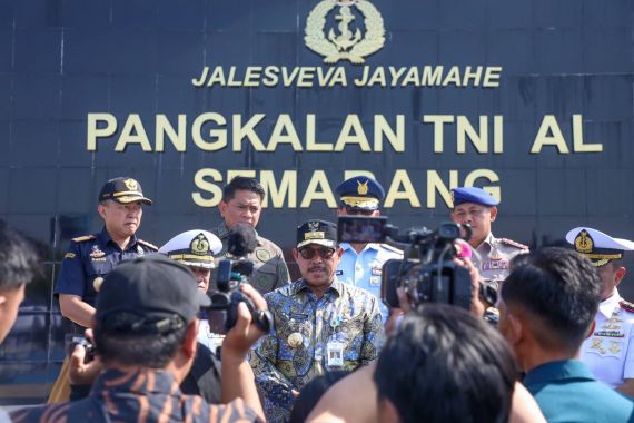 Sertijab Danlanal Semarang, Nana Sudjana: Sinergitas-Kolaborasi Perlu Ditingkatkan - JPNN.COM