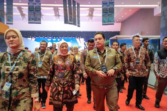 Menaker Ida Fauziyah Sebut Naker Fest 2024 jadi Kunci Mencapai Indonesia Emas - JPNN.COM