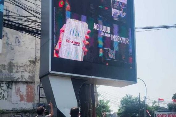 Reklame Videotron di Kota Serang Diduga Terjadi Praktik Pungli - JPNN.COM