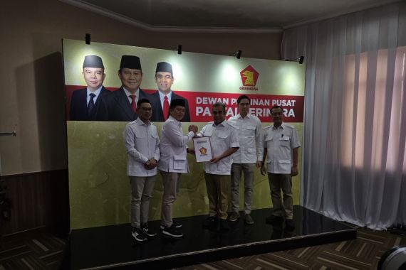 Terima Surat Rekomendasi dari Gerindra, Iqbal-Dinda Ungkap Pesan Prabowo - JPNN.COM