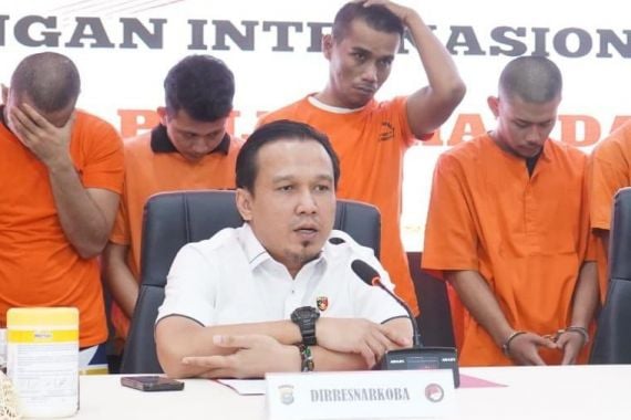 Sindikat Narkoba Jaringan Internasional Ditangkap, 12 Kg Sabu-Sabu & 10 Ribu Pil Ekstasi Disita - JPNN.COM