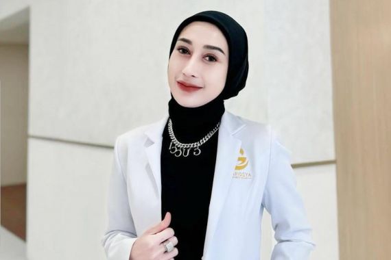 Dokter Reza Gladys Bagi-Bagi Motor di Beautyfest Asia 2024, Wow - JPNN.COM