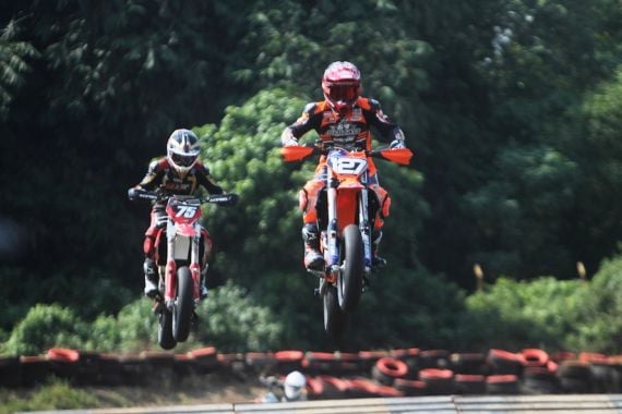 Superchallenge Supermoto Race 2024: Putaran Terakhir di Boyolali, Perebutan Juara Umum Memanas - JPNN.COM