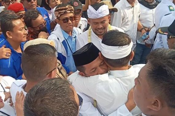 Dedi Mulyadi Ajak Warga Pilih Om Zein dan Bang Ijo di Pilbup Purwakarta 2024 - JPNN.COM