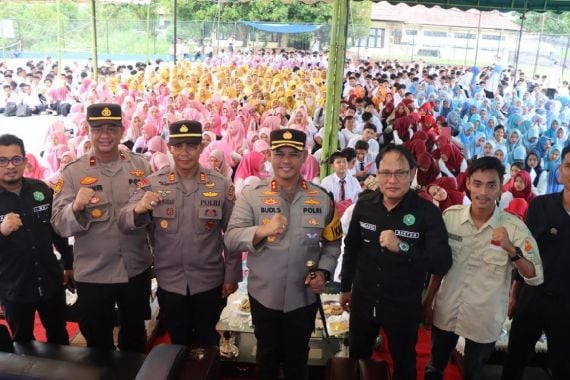 Kapolres Rokan Hulu Ajak Mahasiswa UPP Aktif Menyuarakan Kedamaian Selama Pilkada 2024 - JPNN.COM