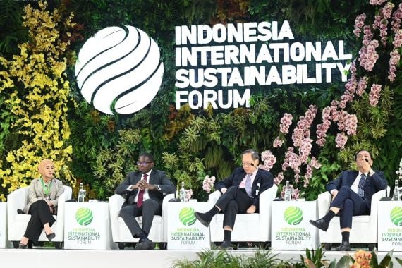 Dirut Pertamina Paparkan Transisi Energi untuk Pertumbuhan Ekonomi di IISF 2024 - JPNN.COM