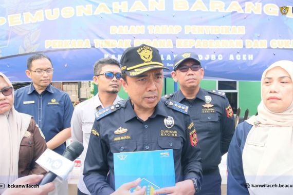 Kanwil Bea Cukai Aceh Musnahkan 10 Juta Batang Rokok Ilegal, Satu Tersangka Ditahan - JPNN.COM