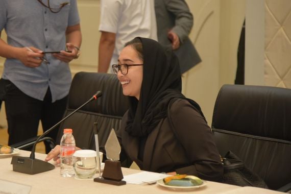 Picu Kegaduhan di Medsos, Eks Asisten Stafsus Presiden Yasmin Nur Minta Maaf - JPNN.COM