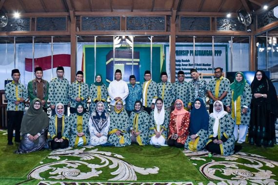 Mardiono dan Majelis PPP Melepas Pengurus Harian yang Berangkat Umrah - JPNN.COM