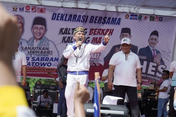 Dukungan Masyarakat Kobar Mengalir untuk Agustiar-Edy di Deklarasi Koalisi Huma Betang - JPNN.COM