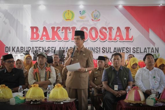 Baksos di Kepulauan Selayar, Kemensos Berikan Berbagai Bantuan Senilai Rp 5,82 Miliar - JPNN.COM