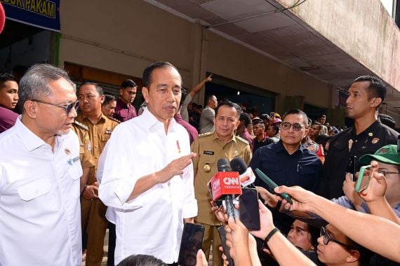 Jokowi Tetap Keliling Indonesia Meski Berkantor di IKN - JPNN.COM