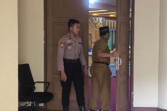 Eks Kantor Bang Uun di DPRD Riau Digeledah Polda Riau Terkait SPPD Fiktif - JPNN.COM