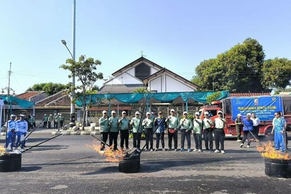 Wujud Transparansi, Bea Cukai Tegal Musnahkan Hampir 6 Juta Batang Rokok Ilegal - JPNN.COM