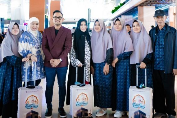 Mitra MS GLOW Beauty Terharu Diberangkatkan ke Tanah Suci - JPNN.COM