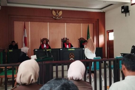 Ayuk Findi Antika yang Racuni Tetangga dengan Kopi Sianida Divonis 18 Tahun Penjara - JPNN.COM