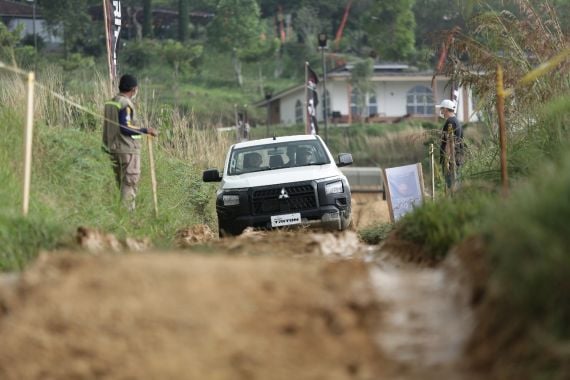 Test Drive All New Mitsubishi Triton, Jadi Offroader Dadakan - JPNN.COM