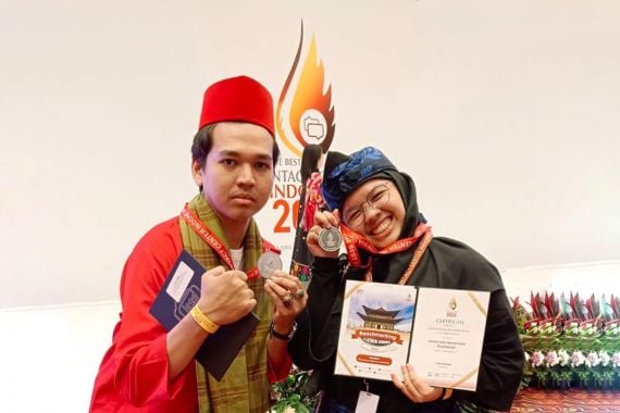 PCC 135 Sabet Platinum Best Agent, Alifia & Fajri: Pelanggan adalah Sahabat - JPNN.COM