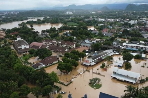 Thailand Kerahkan Pasukan SEAL untuk Atasi Banjir Chiang Rai - JPNN.COM