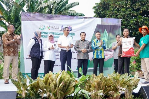 Wujudkan Ketahanan Pangan Warga Jakarta, Pupuk Indonesia Gandeng Kejaksaan Agung - JPNN.COM